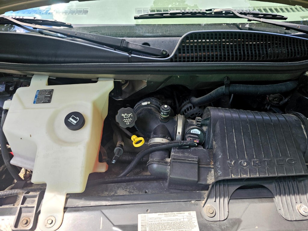 2003 Chevrolet Express Image 27
