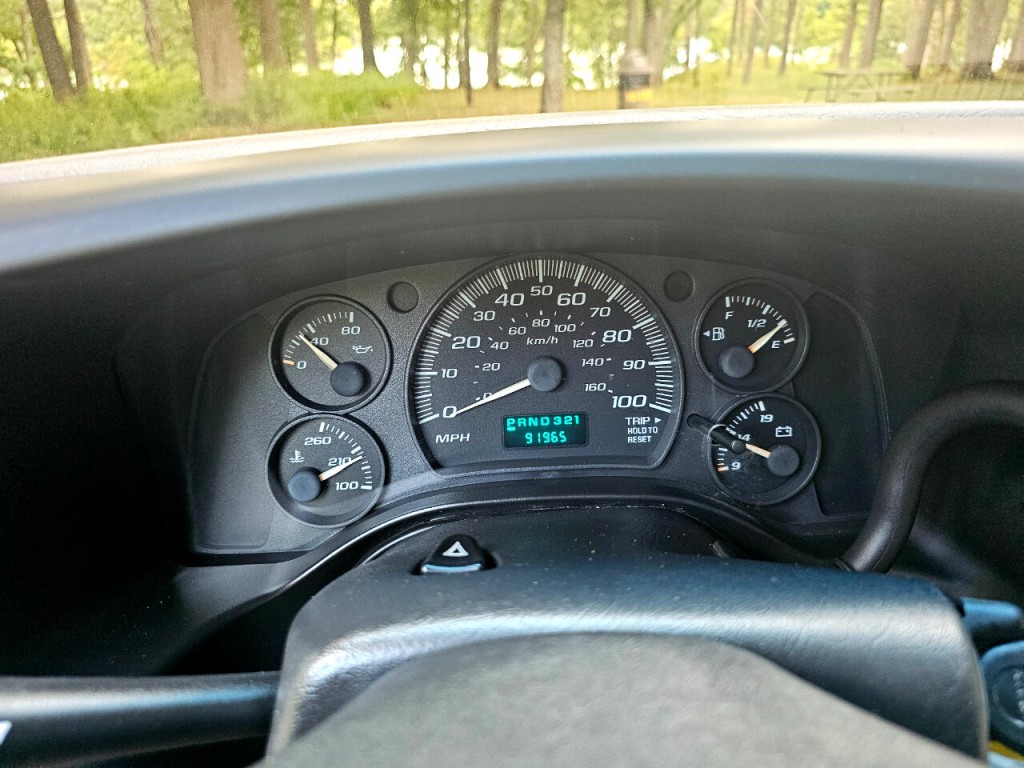 2003 Chevrolet Express Image 31