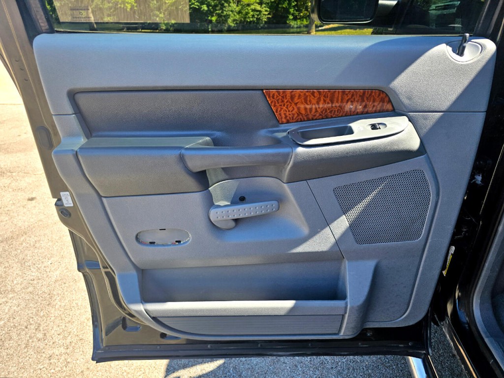 2006 Dodge Ram 2500 Image 24