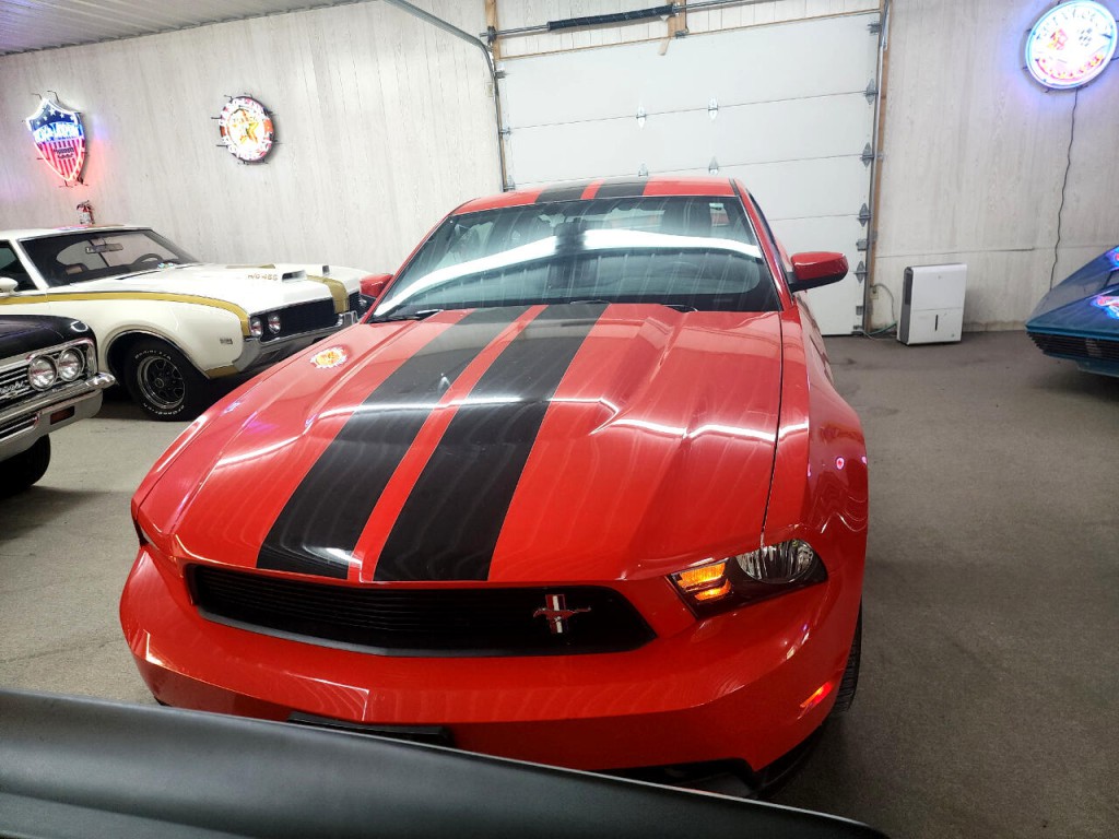 2012 Ford Mustang Image 2