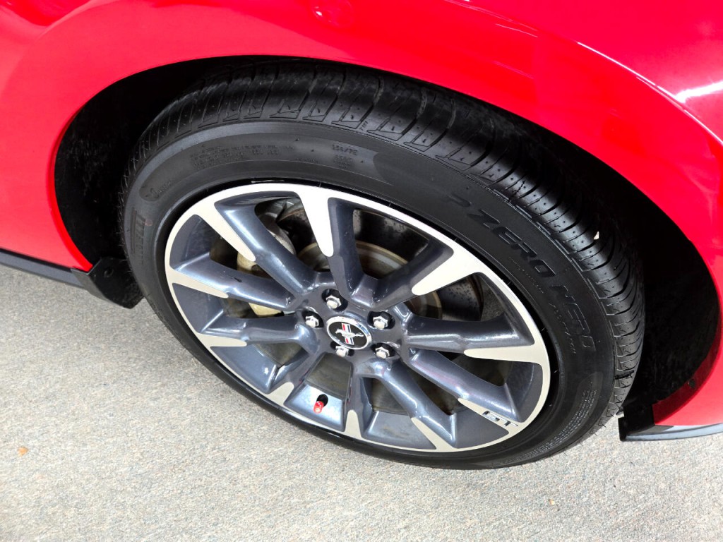 2012 Ford Mustang Image 16
