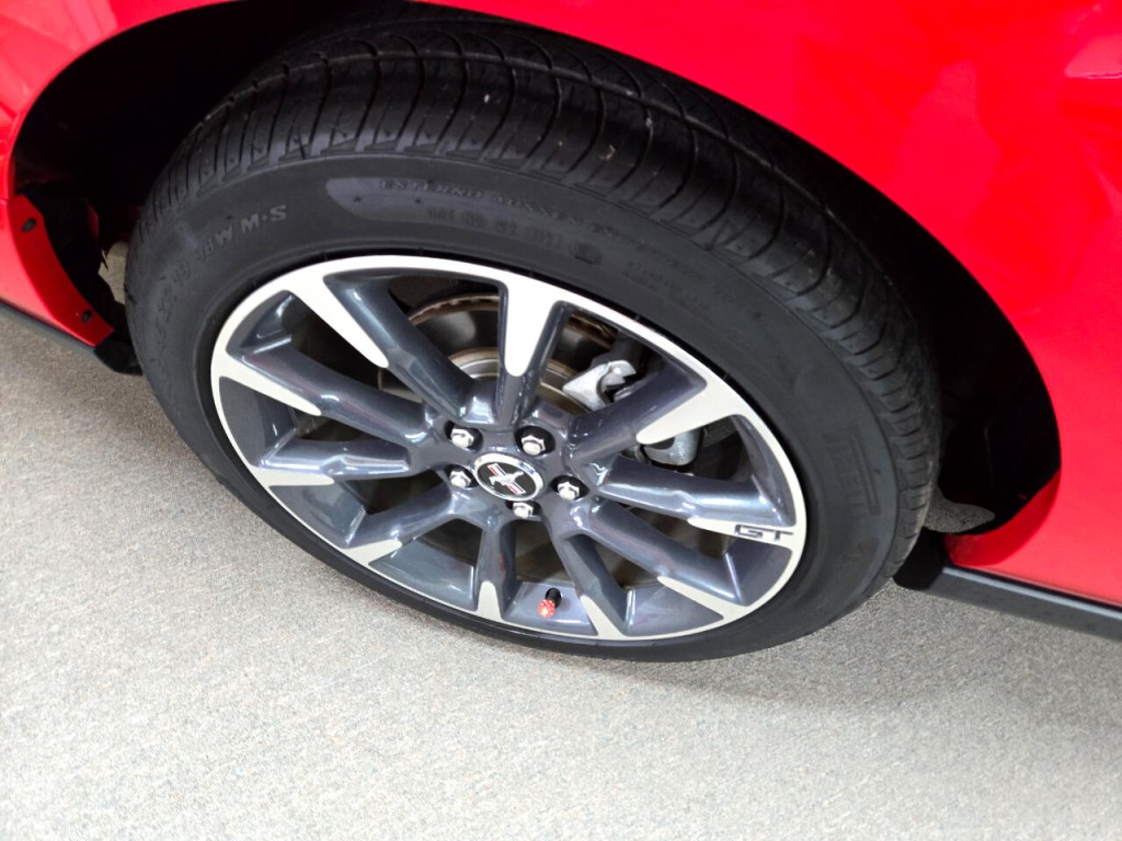 2012 Ford Mustang Image 17