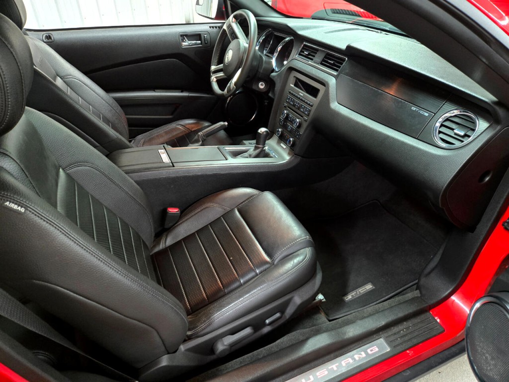 2012 Ford Mustang Image 20