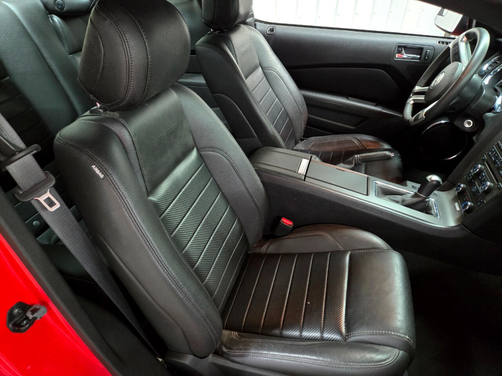 2012 Ford Mustang Image 21