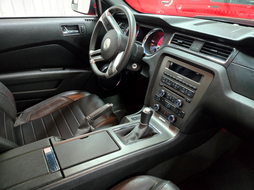 2012 Ford Mustang Image 22