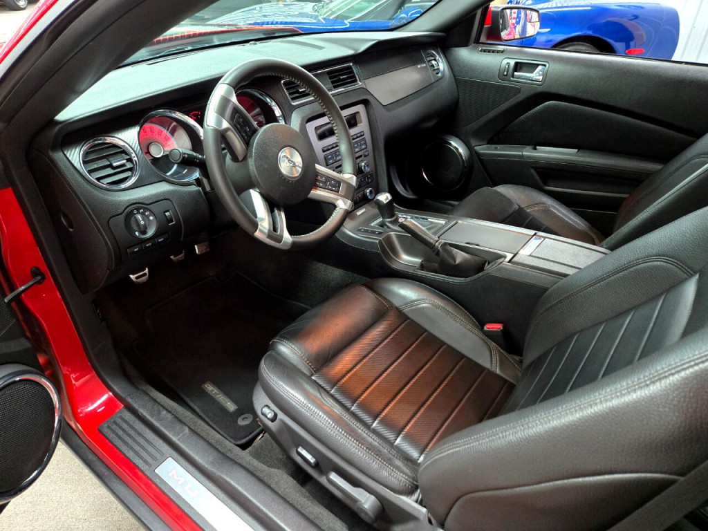 2012 Ford Mustang Image 28