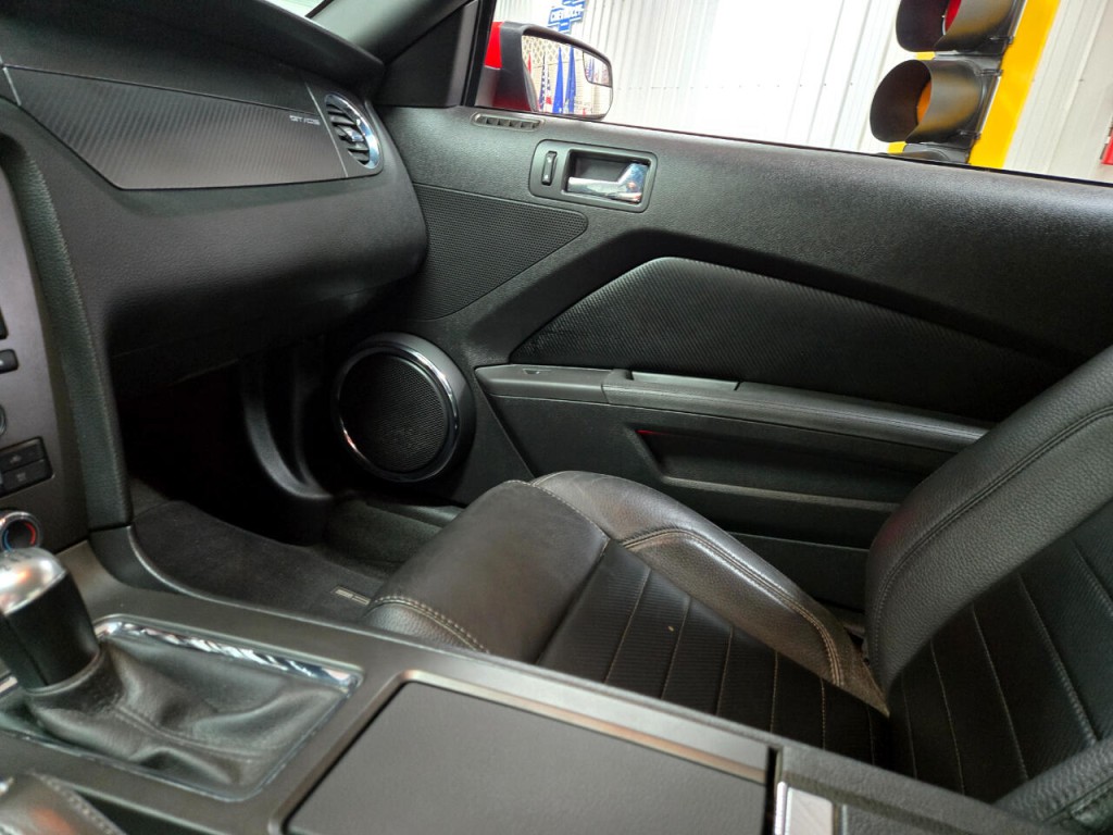 2012 Ford Mustang Image 32