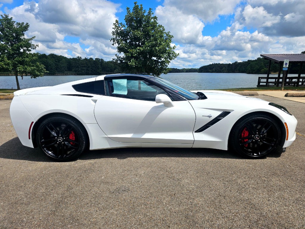 2015 Chevrolet Corvette Image 4