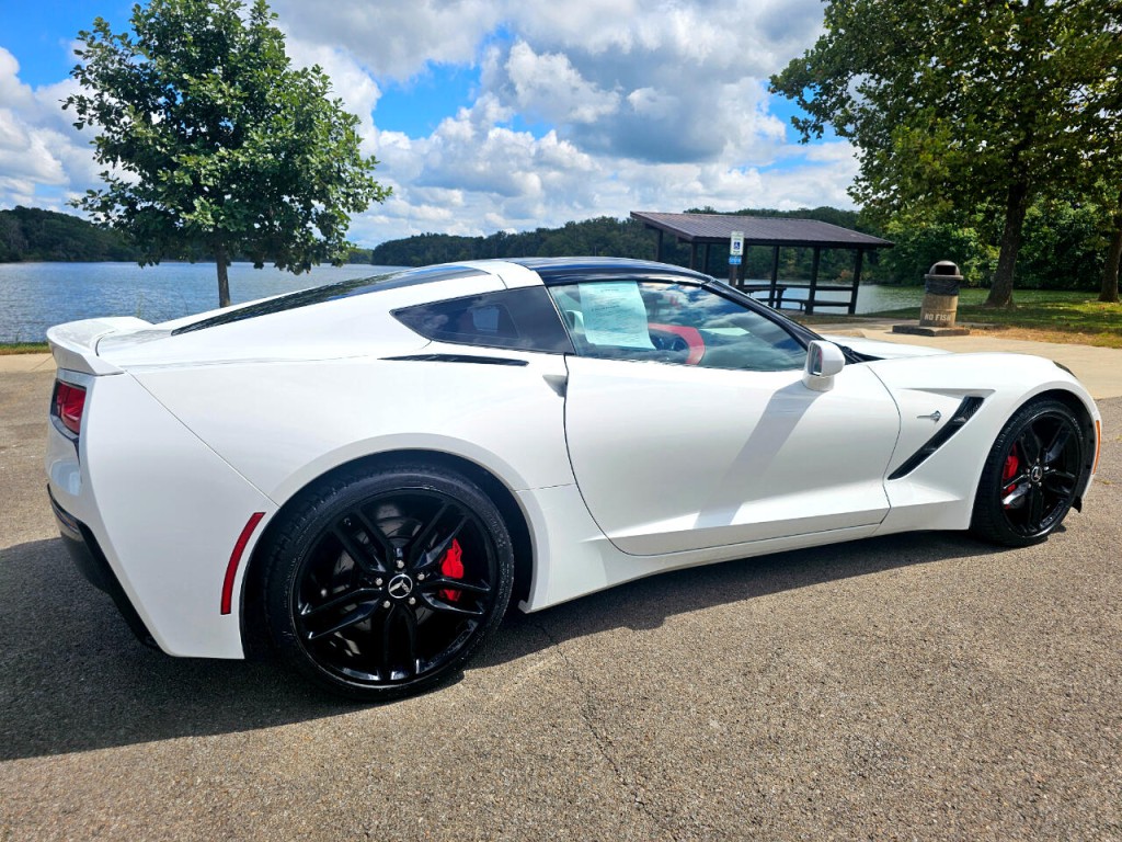 2015 Chevrolet Corvette Image 5