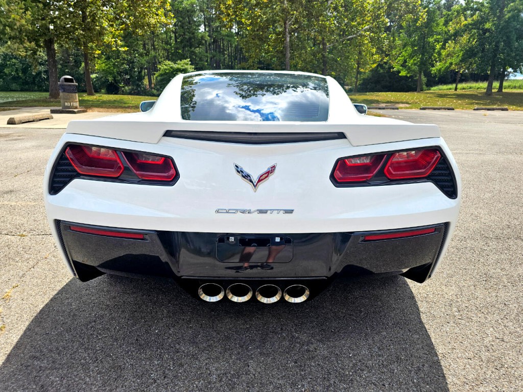 2015 Chevrolet Corvette Image 7