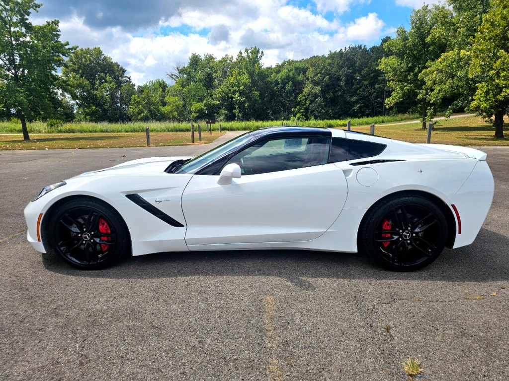 2015 Chevrolet Corvette Image 10