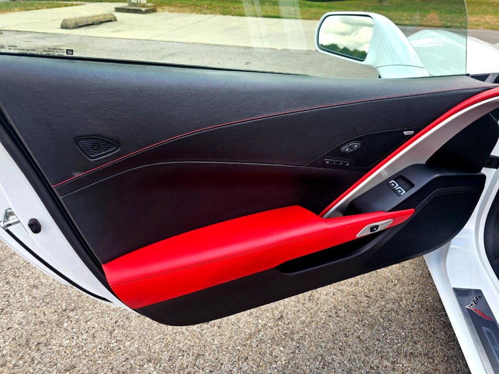 2015 Chevrolet Corvette Image 20