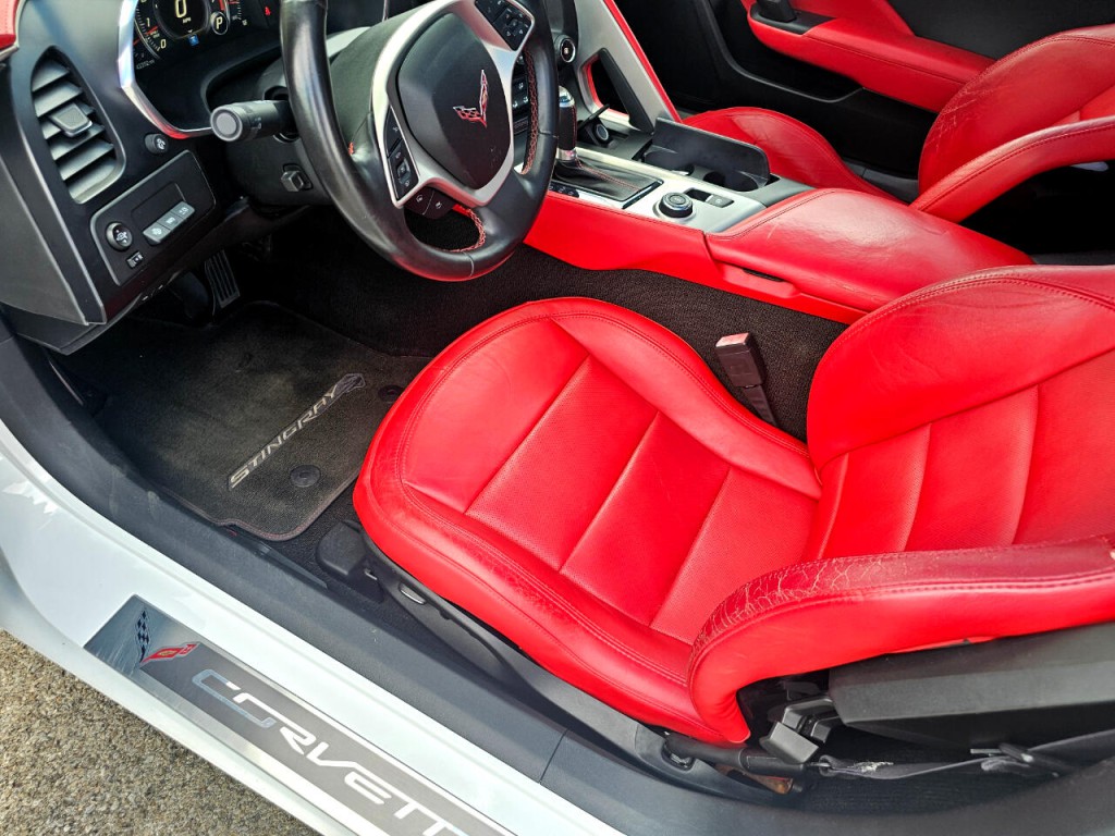 2015 Chevrolet Corvette Image 21
