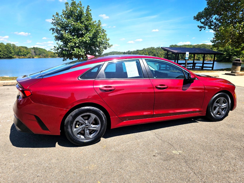 2021 Kia K5 Image 5