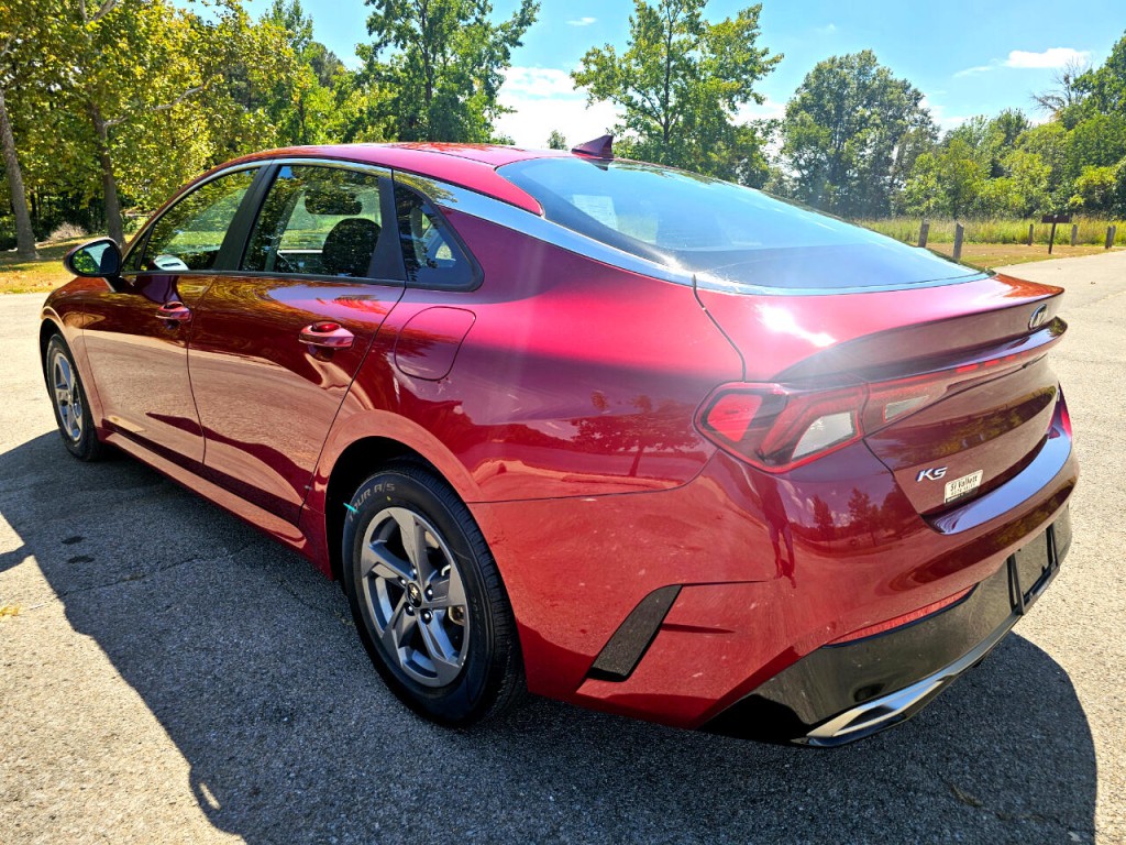 2021 Kia K5 Image 8
