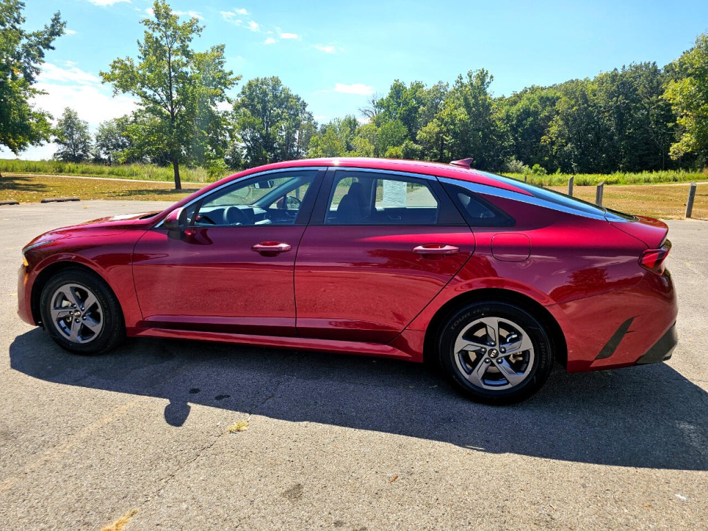 2021 Kia K5 Image 9