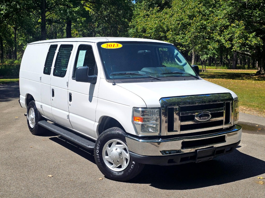 2013 Ford Econoline Image 2