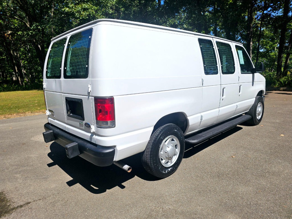 2013 Ford Econoline Image 6