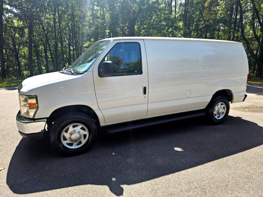 2013 Ford Econoline Image 11