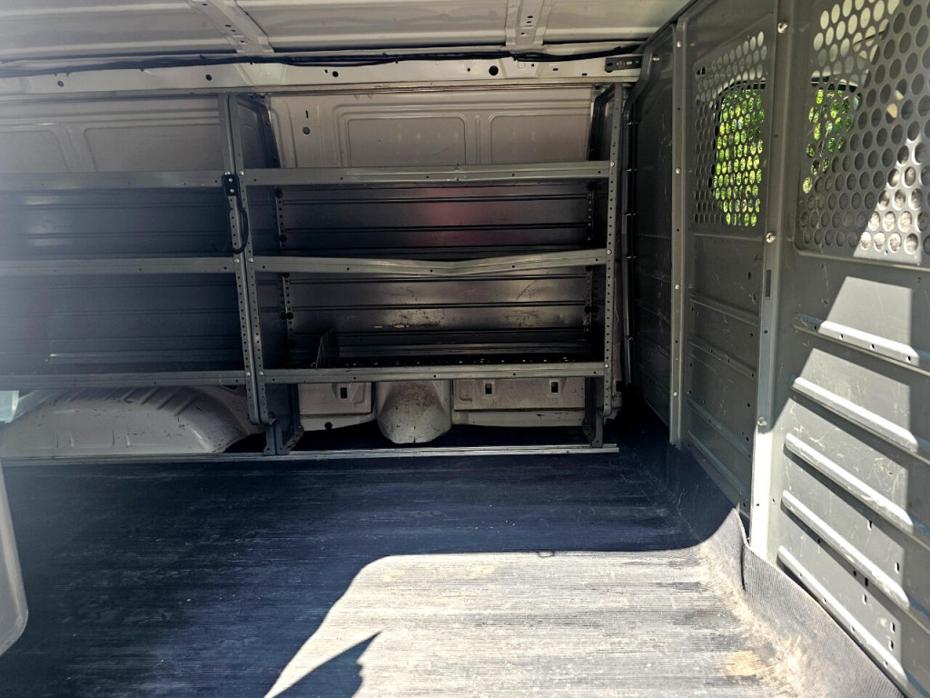 2013 Ford Econoline Image 20