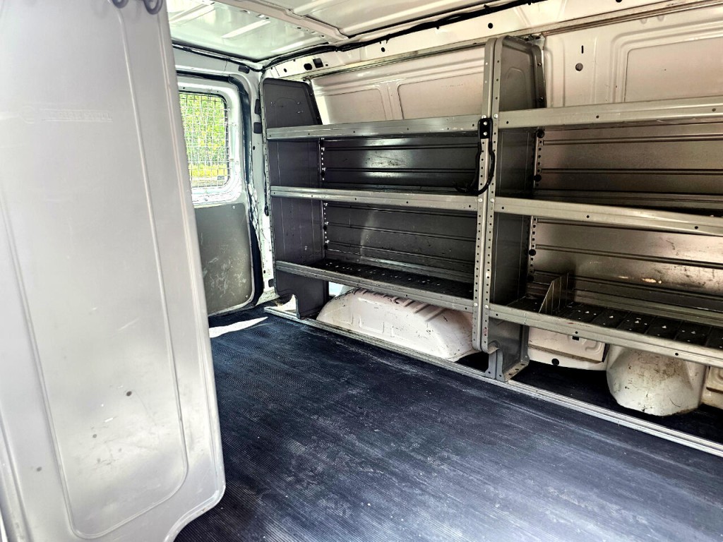 2013 Ford Econoline Image 21