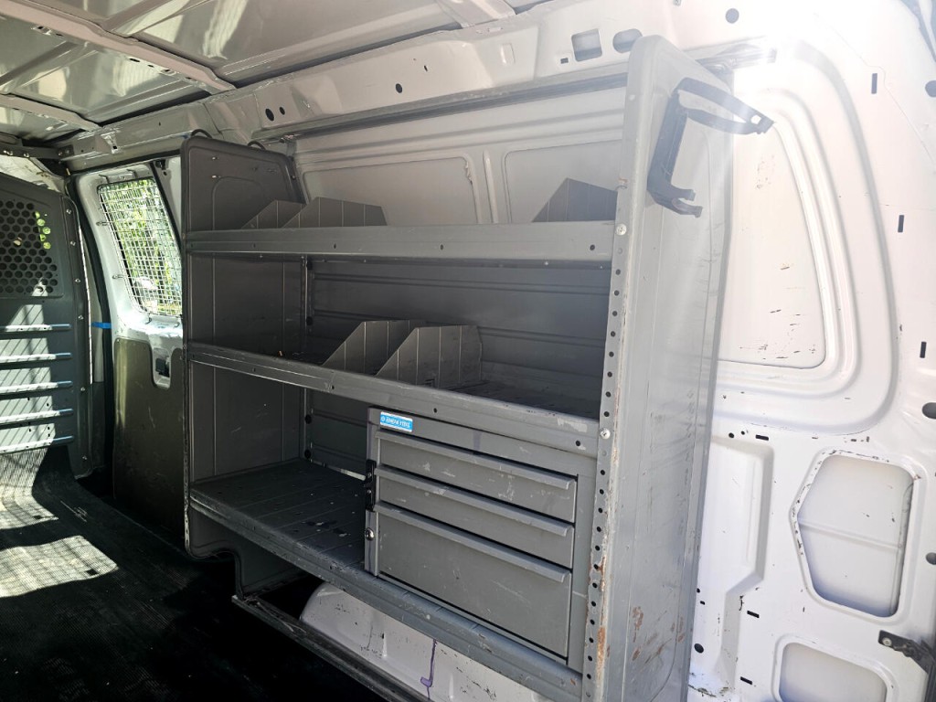 2013 Ford Econoline Image 24