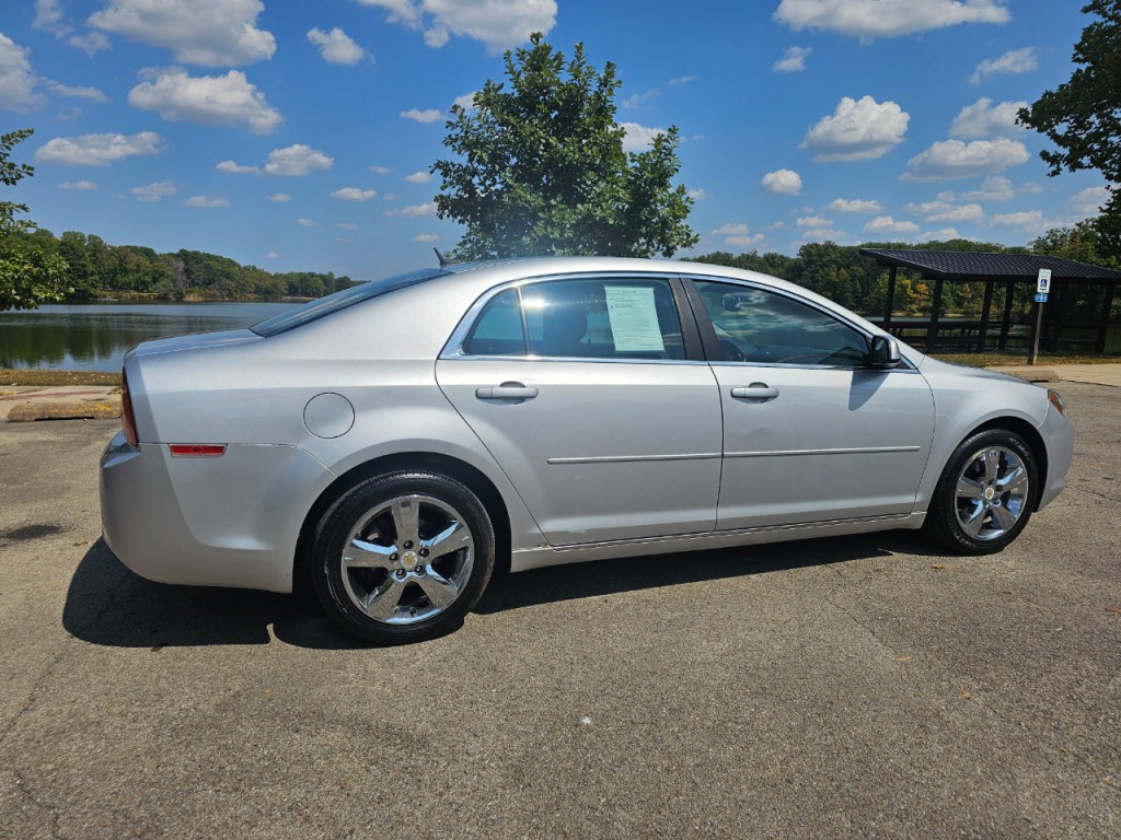 2011 Chevrolet Malibu Image 5