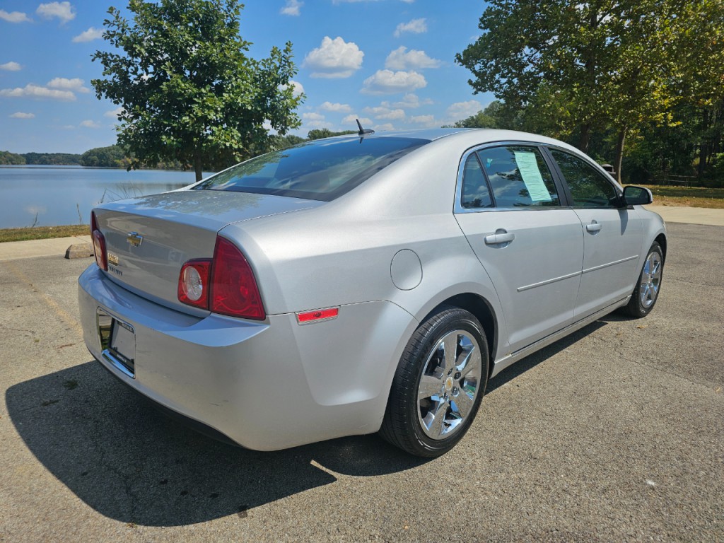 2011 Chevrolet Malibu Image 6