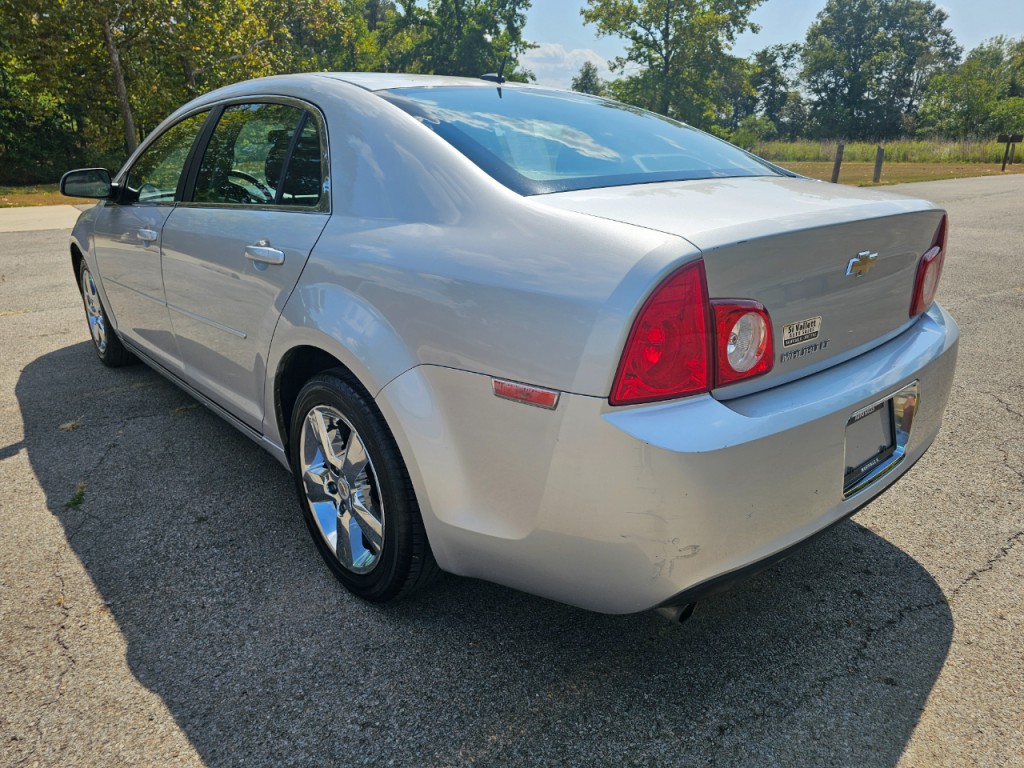 2011 Chevrolet Malibu Image 8