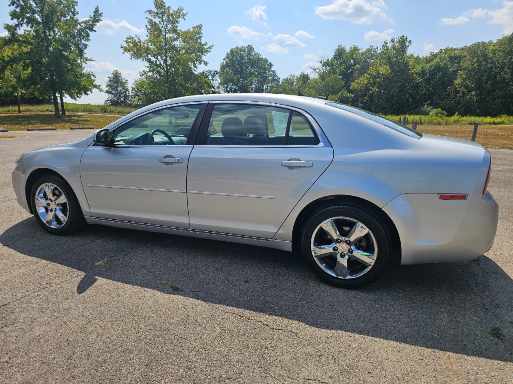 2011 Chevrolet Malibu Image 9