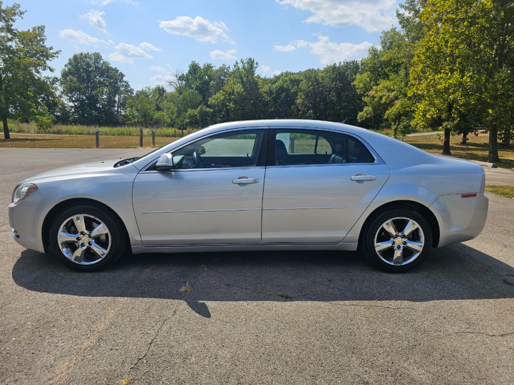 2011 Chevrolet Malibu Image 10