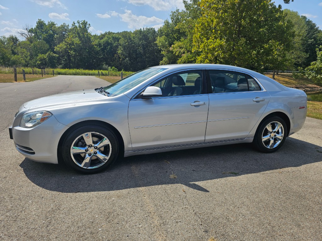 2011 Chevrolet Malibu Image 11