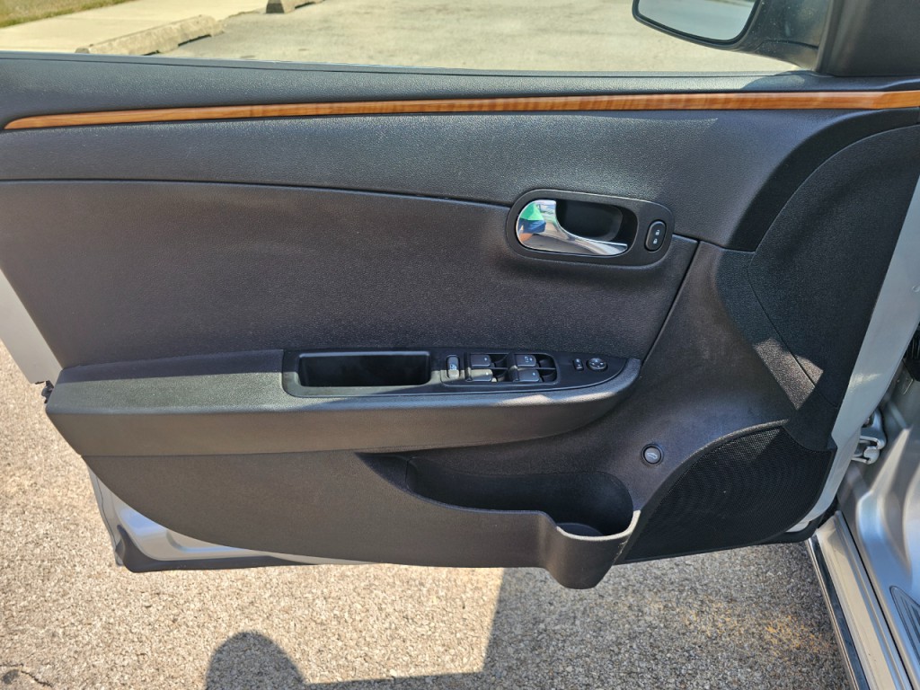 2011 Chevrolet Malibu Image 22
