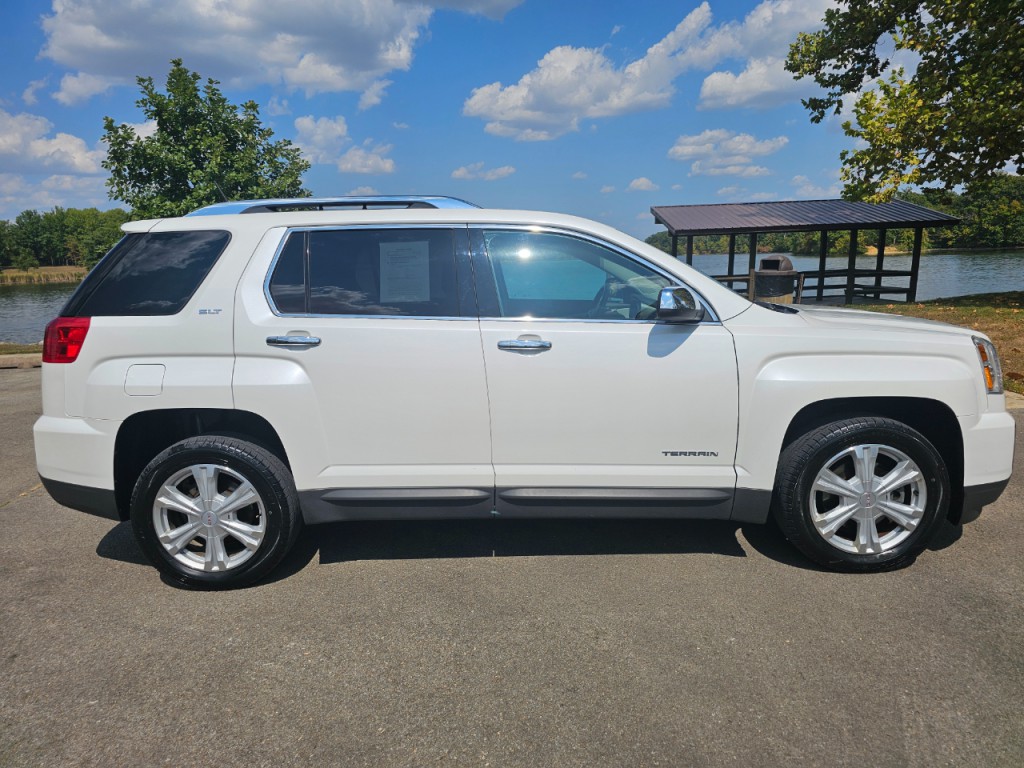 2017 GMC Terrain Image 4
