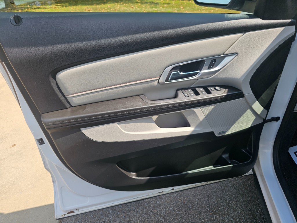 2017 GMC Terrain Image 27