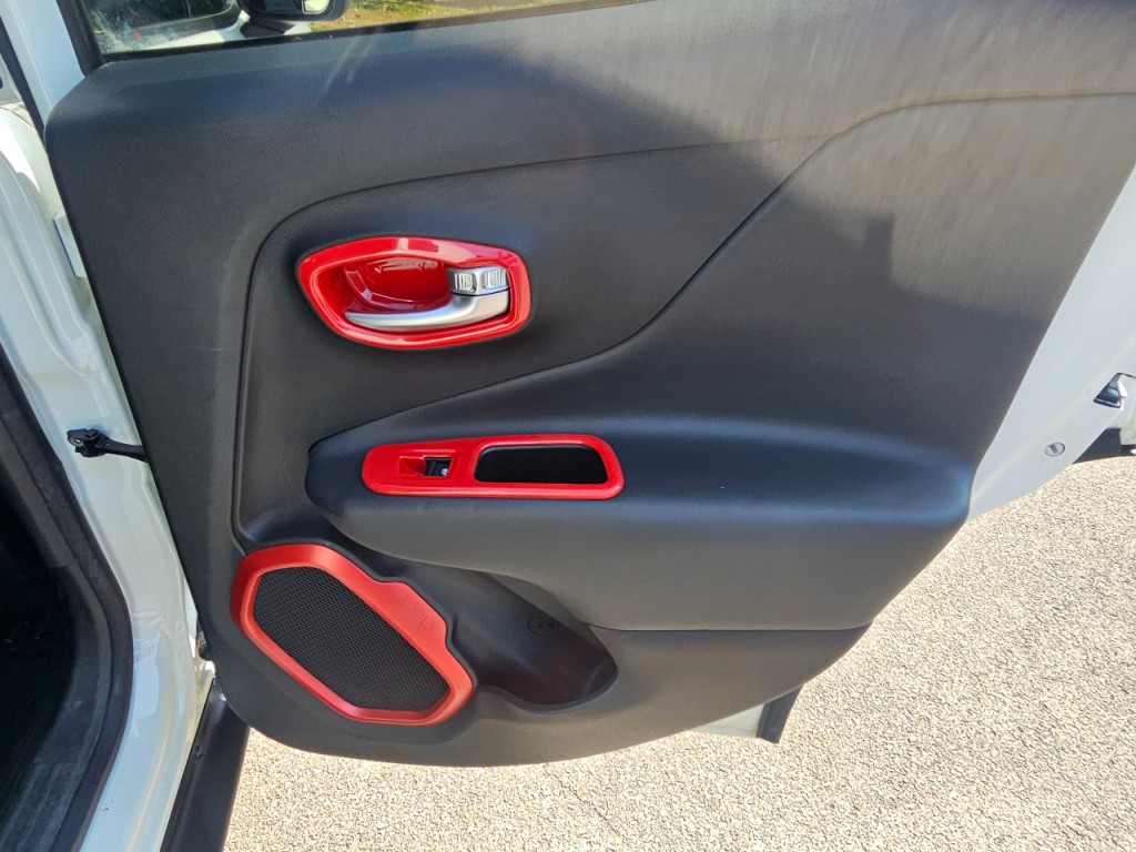 2017 Jeep Renegade Image 21