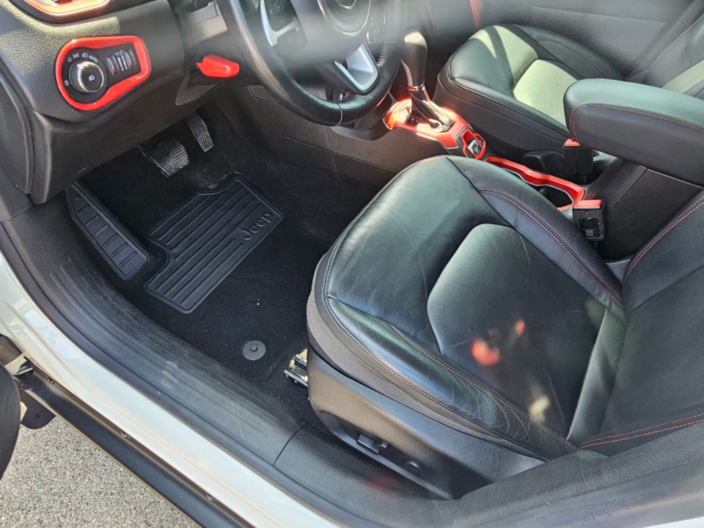 2017 Jeep Renegade Image 28