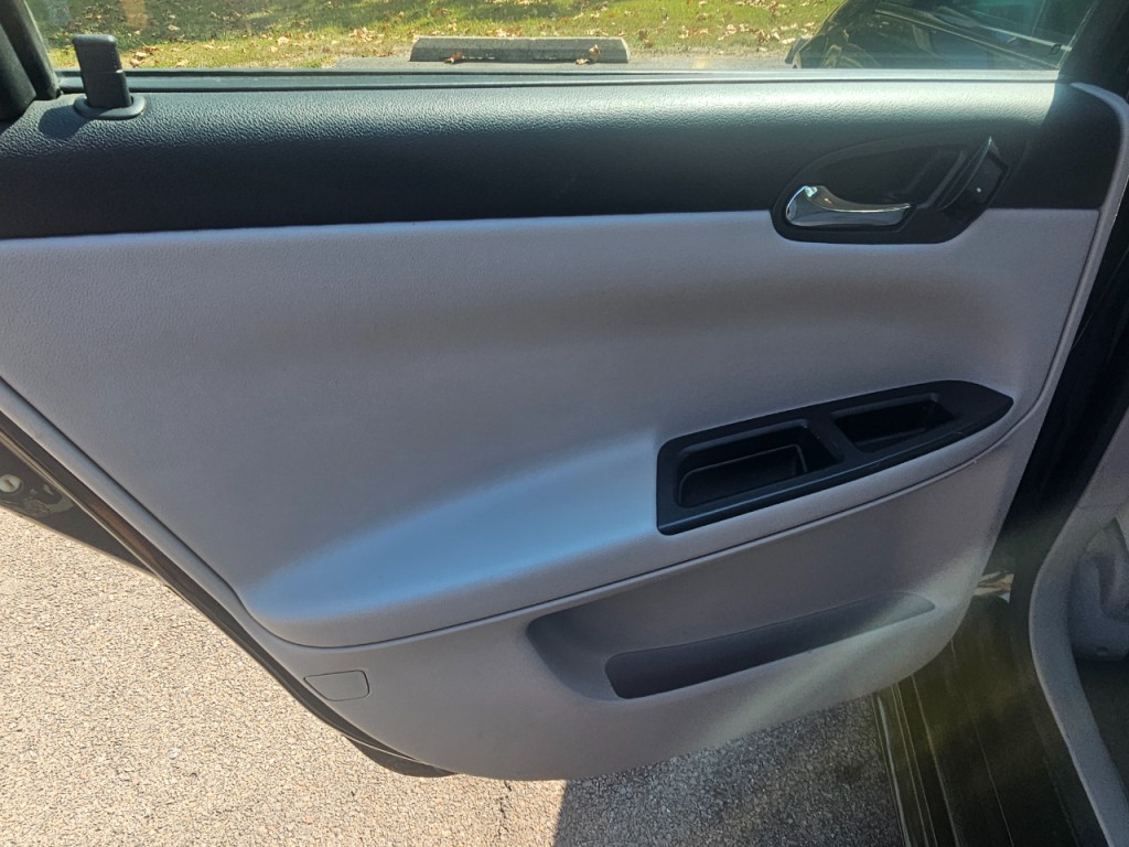 2011 Chevrolet Impala Image 20
