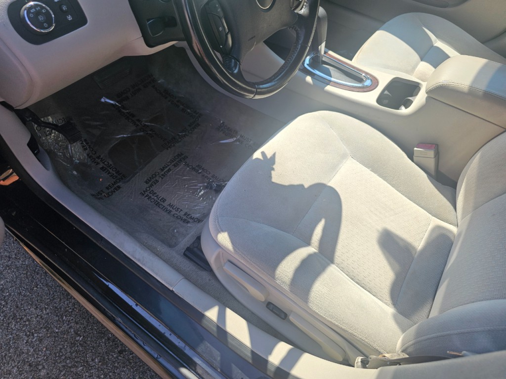 2011 Chevrolet Impala Image 23