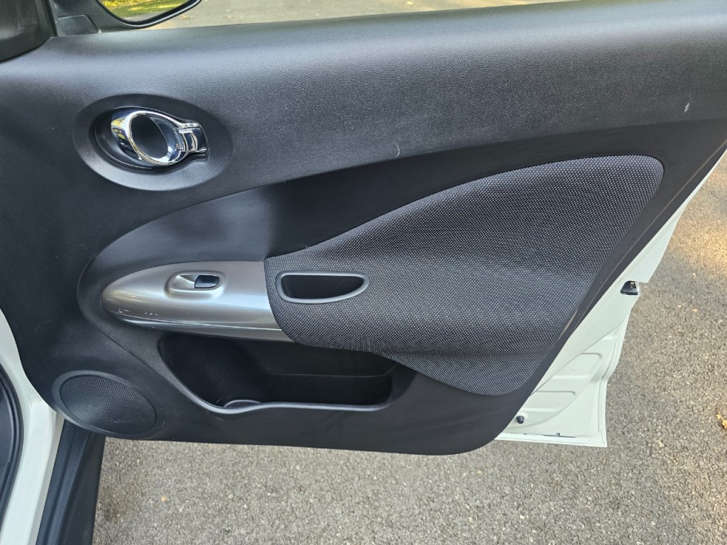 2014 Nissan Juke Image 16