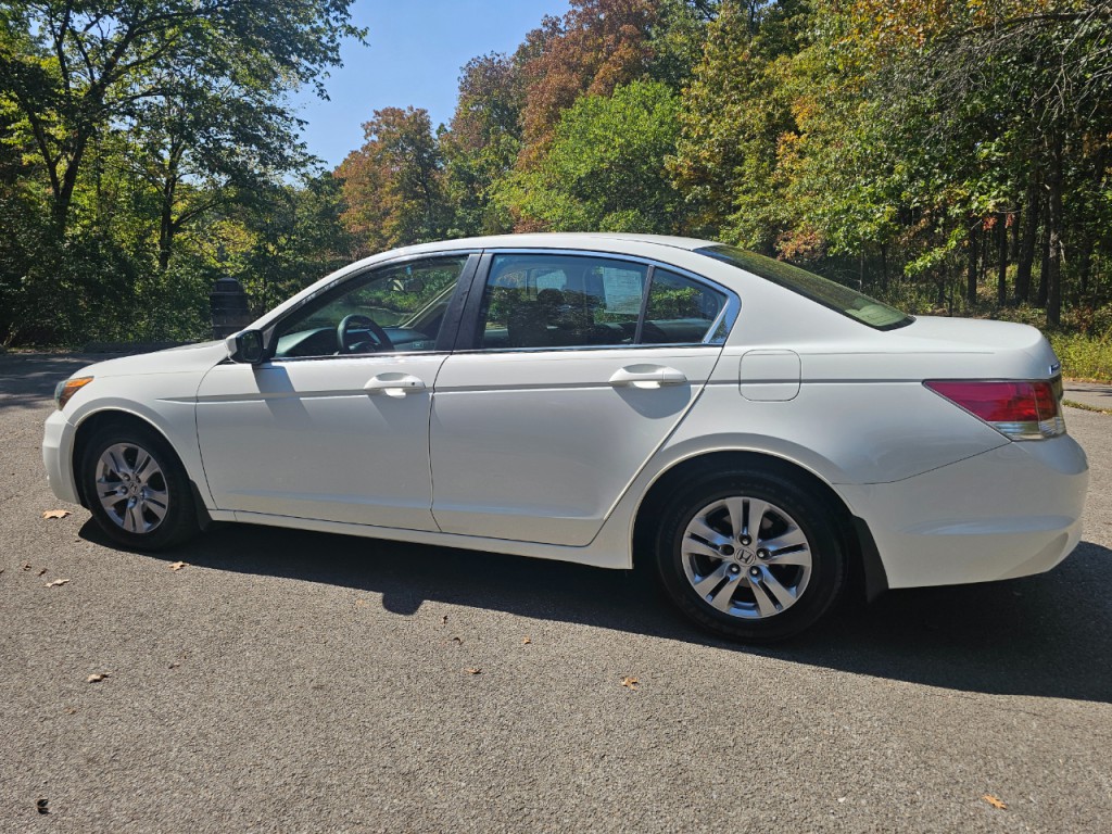 2012 Honda Accord Image 9