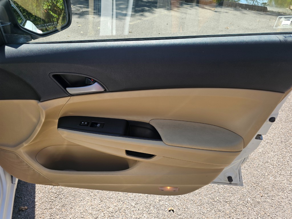 2012 Honda Accord Image 17