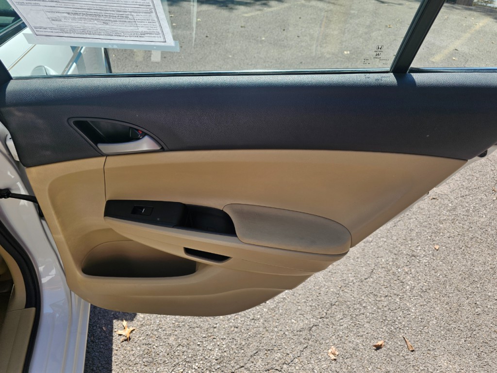 2012 Honda Accord Image 19
