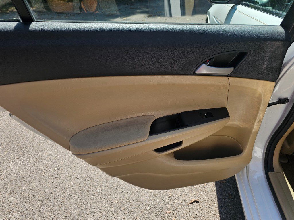 2012 Honda Accord Image 21