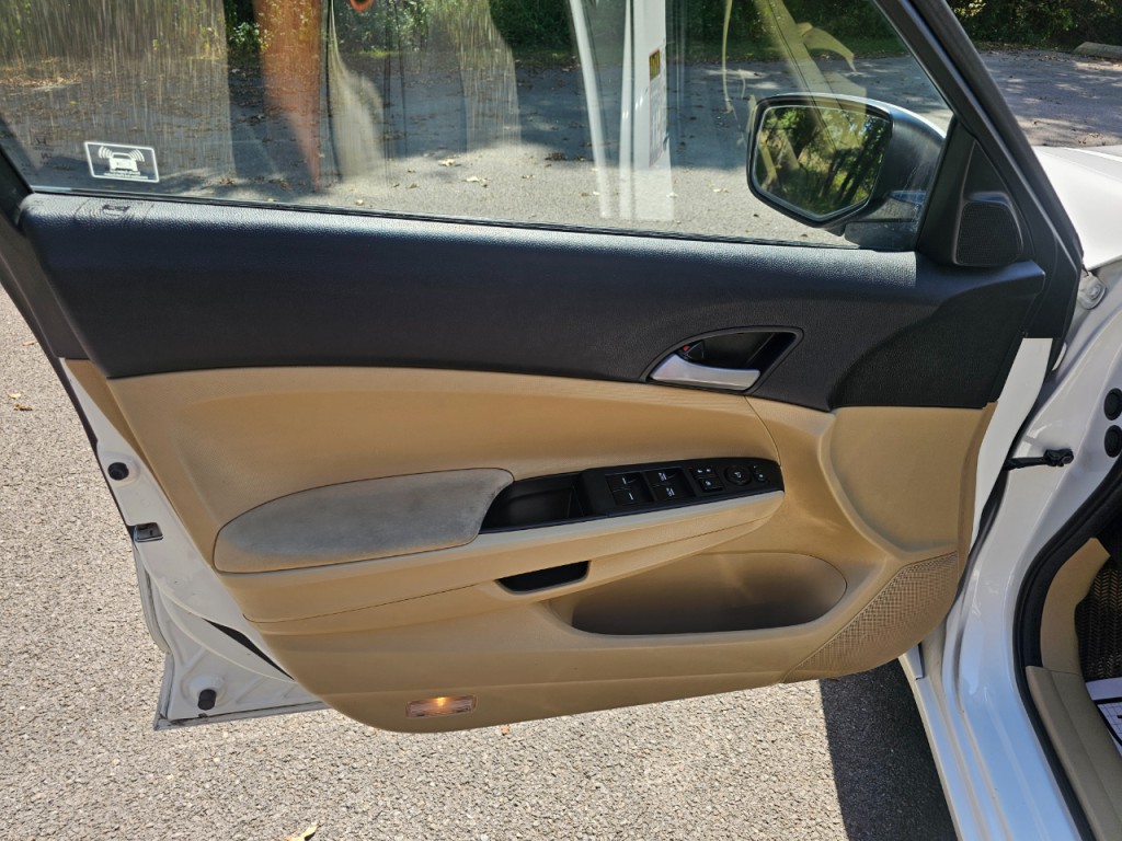 2012 Honda Accord Image 23