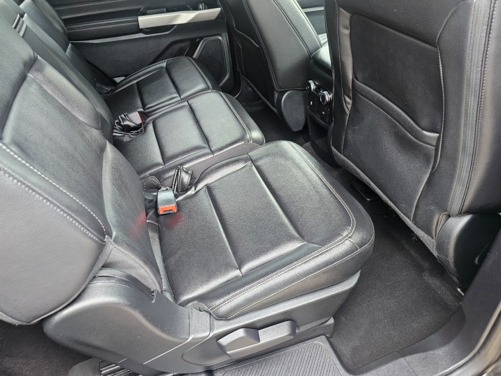 2021 Ford Explorer Image 21