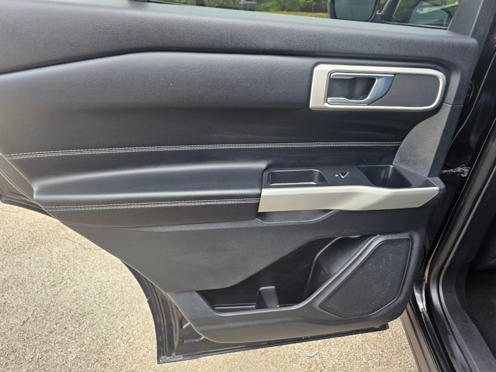 2021 Ford Explorer Image 25