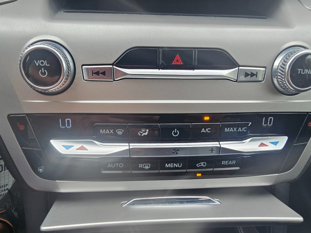 2021 Ford Explorer Image 45