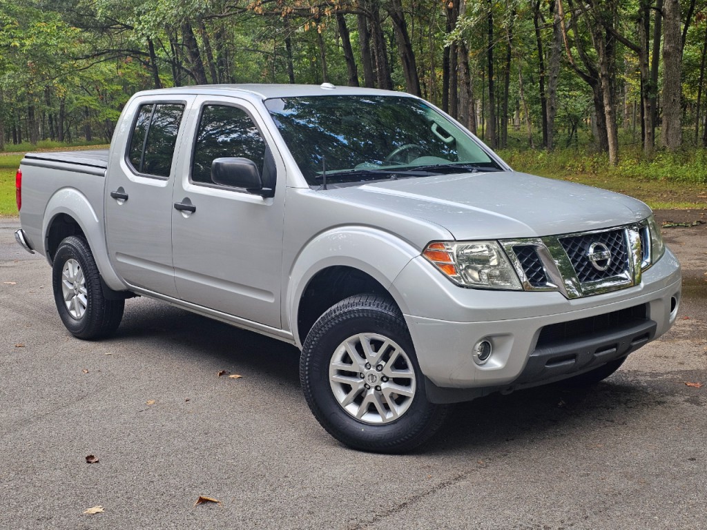 2016 Nissan Frontier Image 2