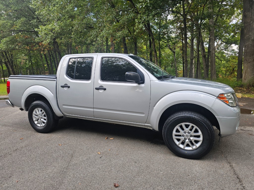 2016 Nissan Frontier Image 3